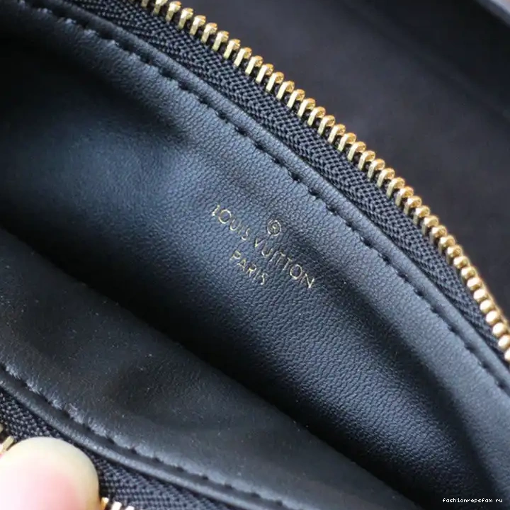 Fashionrepsfam ru LV 2104DJ0051 Bags 0709